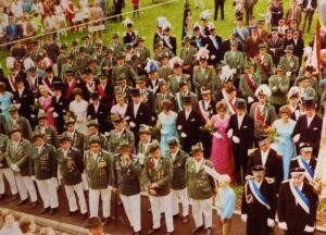 Bezirksschützenfest 1970: Festformation, Vorne eine Abordnung des allgemeinen Bürger-Schützenverein Wattenscheid